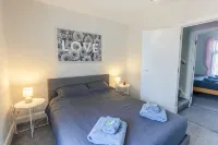 Lovelyhousebelfast - Bungalow