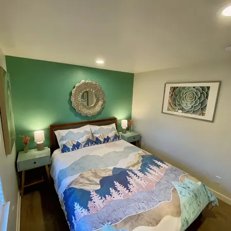 Top 5%  - Finnish Sauna - Near Old Mill - No Pets - Fully Remodeled - Quiet