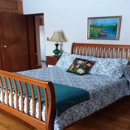 A Country Guest House Just 21-32 Minutes Bridgeport or New Haven Universities.