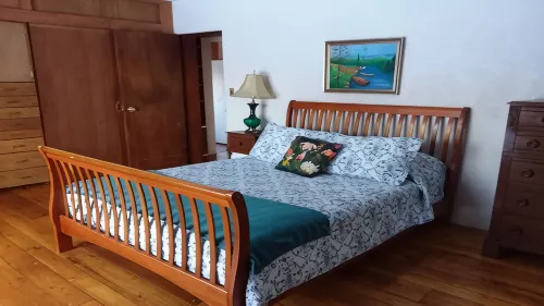 A Country Guest House Just 21-32 Minutes Bridgeport or New Haven Universities. - Wifi