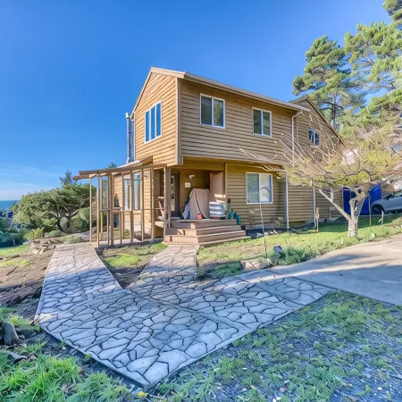 SPA Home! Hot Tub & Sauna, OCEAN View , AC+ EV Charger, Wheelchair Lift.