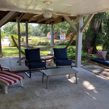 Relaxed Waterfront Home Nestled under a Shady Oak about 2 Miles to Old Town