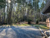 Private, Pet Friendly Lake... Perfect Location. Secluded, Yet 1 Mile to Main St - Alppimaja