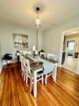 Recently totally renovated duplex located 5 minutes from Downtown Bristol. - Wifi