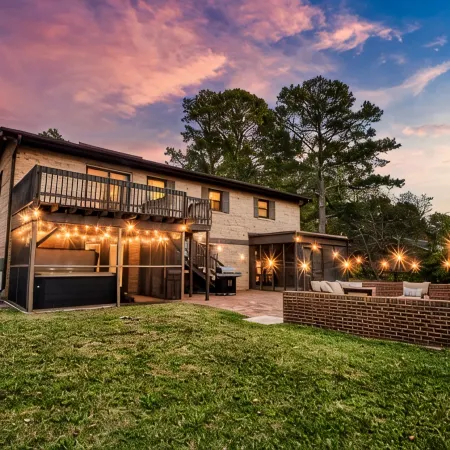 Tranquil Retreat w/ Hot Tub, Large Patio, 2 living rooms