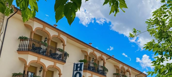 Hotel El Curro Hotels in Jaén-provinsen
