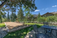 Spectacular Ski-in/Ski-Out Condo with 5-Star Appeal - 4-Star