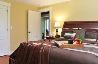 Luxury Near Gateway to Mt Rainier and National Forests. Veteran Owned. - 5-Star
