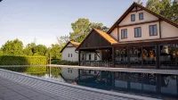 Hotel Hraniční zámeček - piscina