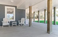 DownWinder- Spacious 3 BR House - Walk to Beach - 4 estrellas