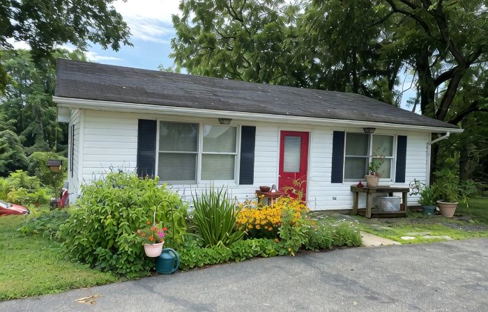 Relaxing, peaceful house in Calvert County, Md close to beach towns and DC.