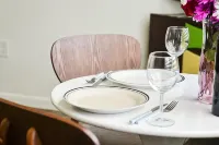 Regency Inn & Suites Sarasota - parkir