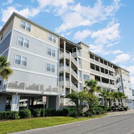 2000sq ft Ocean View Villa, Steps to the Beach, Small Pool & Hot Tub. 4 King Bed