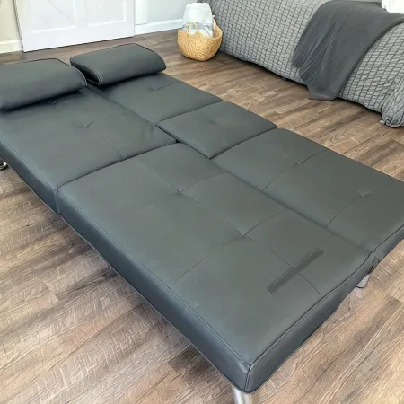 Zen Den - jetted tub, massage chair, home theater, EV charger, King bed, parking