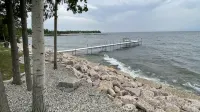 Bluebell Cottage: Luxury Waterfront Home with Private Pier - Wifi