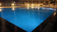Bodhgaya Regency Hotel - piscina