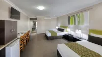 Drovers Motor Inn - parking