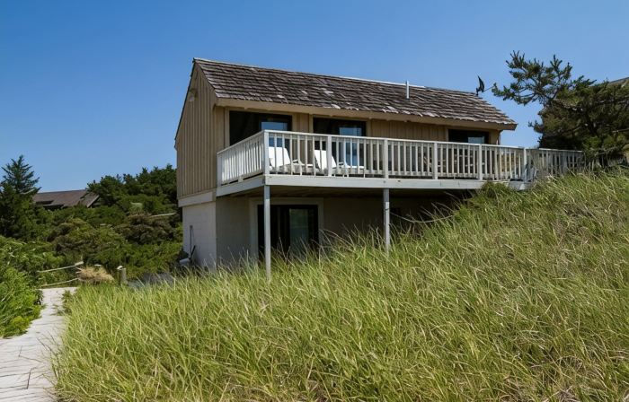 Spectacular Private Waterfront Cottage on Bayside. Panoramic Views. Pet Friendly
