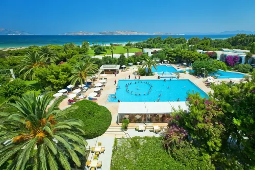 Caravia Beach Hotel - Resorts