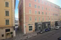 Hôtel Napoléon - parking