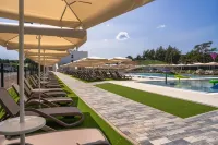 Hotel Ostaniec - Kolam Renang