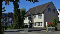 Hotel Wiedenhof Hotels near St. Barbara - Langenfeld-Reusrath