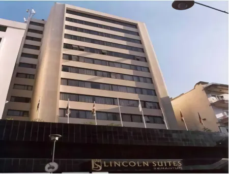 Lincoln  Suites Отели рядом с достопримечательностью «Edificio Chataing»
