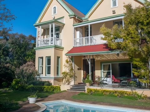 Hacklewood Hill Country House