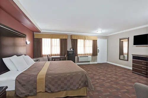 Travelodge by Wyndham Whittier Hotels in Whittier