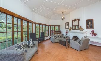 Mountbatten Bungalow- Thema Collection