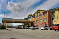 Holiday Inn Express & Suites Forest
