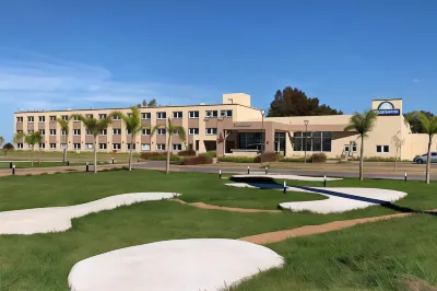 Days Inn by Wyndham Zarate Hoteles cerca de c-Xcom