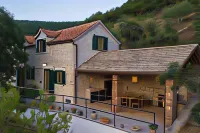 Villa Dol Hotels in Pucisca