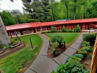 Smoky Falls Lodge