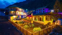 Zostel Chitkul Hotels near Rakchham-Chhitkul Sanctuary