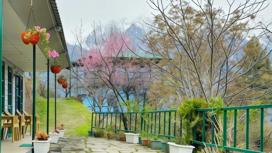 喜馬拉雅高山艾尤莉，喜馬拉雅生態旅館