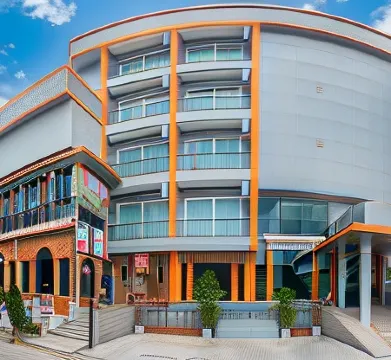 Chabana Kamala Hotel Отели рядом с достопримечательностью «Памятник Цунами»
