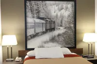 Super 8 by Wyndham Hinton Hotels in Hinton