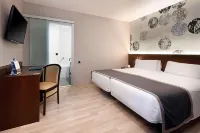 HCC Taber Hotels near Casa Batlló