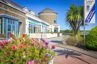 Celtic Ross Hotel & Leisure Centre Hotel berhampiran Templebryan Stone Circle