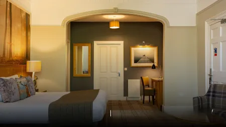 Glen Mhor Hotel at Uile-Bheist 'Brewstillery'