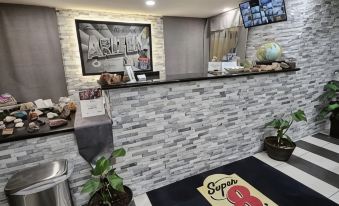 Super 8 by Wyndham Holbrook