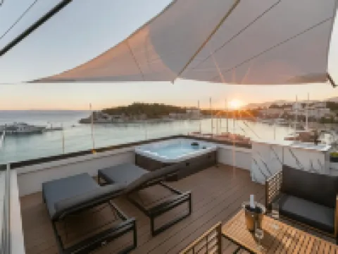 波林傳統酒店 Opcina Makarska酒店