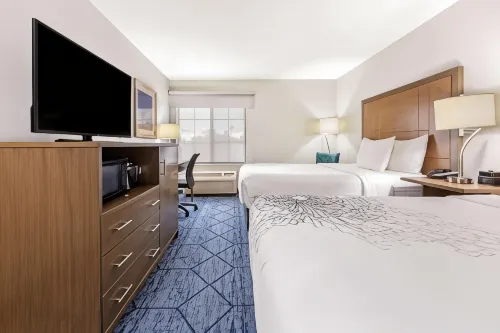 La Quinta Inn & Suites by Wyndham NE Long Beach/Cypress Hotels in Hawaiian Gardens