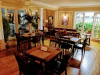 Chelsea Pub and Inn Hotels in Ventnor City