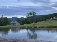 Private Mountain View minutes to Hiking, biking, golfing, skiing, snowboarding Hotels in Killington
