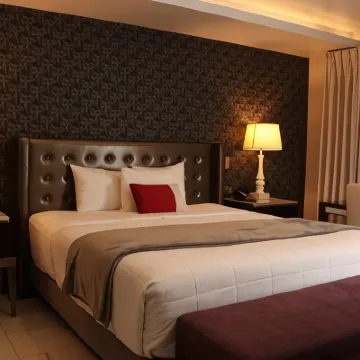 Hotel West Plaza Hotels near Tijuana Arch (Friendship Arch)