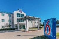 Motel 6 Benbrook, TX - Fort Worth