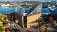 Holiday Inn Express & Suites Chattanooga-Lookout Mtn Hotels in Lookout Mountain