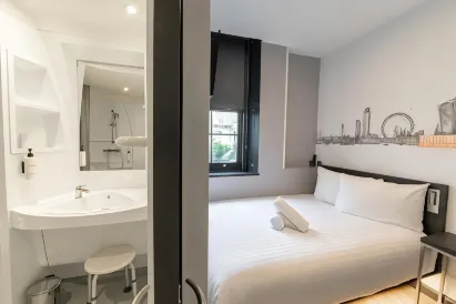 EasyHotel Victoria